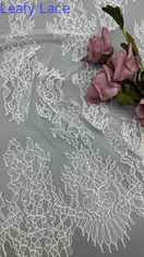 Temporada Primavera e Verão 100% Nylon França Chantilly Filamento renda com design floral Suave Man-feel Cor Branca Para Vestido de Moda