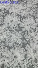 Tecido de Renda Floral Branca Para Vestidos Base de Malha Bordado Intricado Com Caráter Sutil