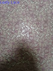 O laser floral cor-de-rosa cortou a tela bordada 125CM do laço para o vestuário das mulheres