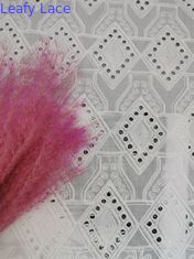 Tela do Broderie do algodão de Diamond Pattern Lace Eyelet White