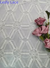 O branco faz crochê a tela floral Mesh Cording Embroidery do laço da tela 3D do laço