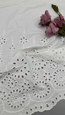 Branco 100% algodão laser fora floral bordado tecido de algodão pelo pátio para moda vestidos de mulheres