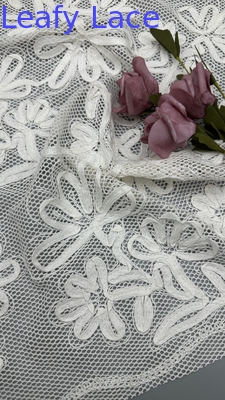 Tela de algodão bordado com padrão floral Tela sustentável de largura total Tela para primavera e verão