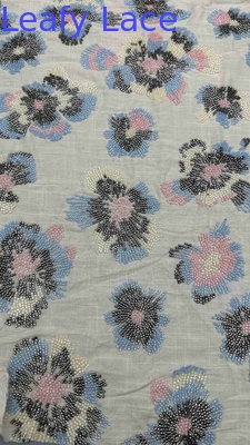 Tecido de bordado de largura total com padrões florais coloridos com contas em tecido 100% Rayon Ground para vestido de noite de moda