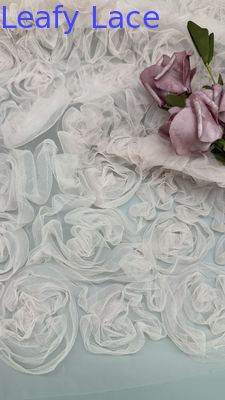 Tecido de renda plissada floral branca para vestidos de malha em terra alta bordados intrincados vestidos de noiva