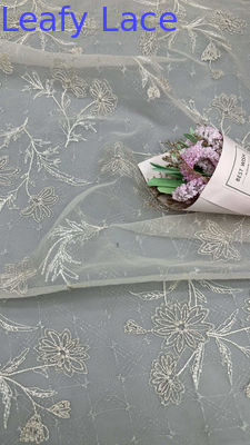 Tulle de malha renda com bordados elevados Featherlight tecido de luxo para vestidos de tapete vermelho etéreo