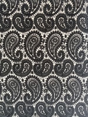 O produto químico faz crochê a tela solúvel em água do bordado para mulheres veste o vestuário