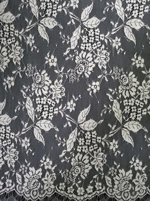 Tom - tela floral do fato de Tone White Black French Chantilly