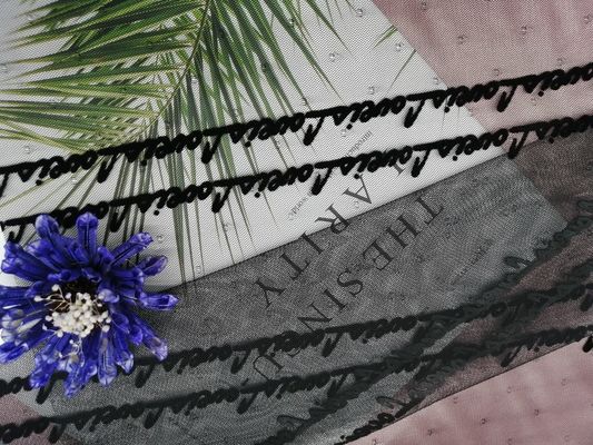 O tule da letra preta de matéria têxtil da casa reuniu Mesh Fabric