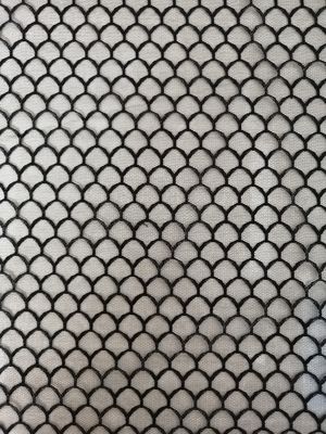As escalas de peixes modelam o tule macio preto Mesh Fabric