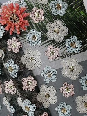 Tela bordada floral do laço da lantejoula