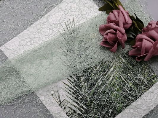 A tela 100% amarrado do laço do poliéster personalizou a tela bordada da cor