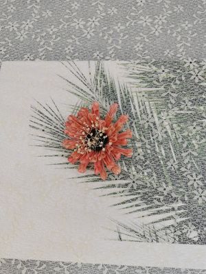 Os licenciados 100% florais pequenos do poliéster da tela da guarnição do marfim atam a tela