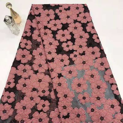 O laser cortou a malha floral da tela do bordado de Applique do laço