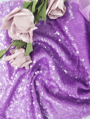 A lantejoula roxa do tule da cor bordou a tela para o vestido de noite