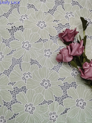 Marfim bordado floral frondoso da tela do ilhó do algodão pela jarda
