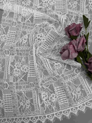 A tela floral branca do laço de 140CM Geo na composição de nylon do algodão AZO livra