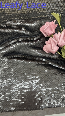 Lantejoula de renda bordada Elegante Bela cor Design personalizado para vestido de noiva